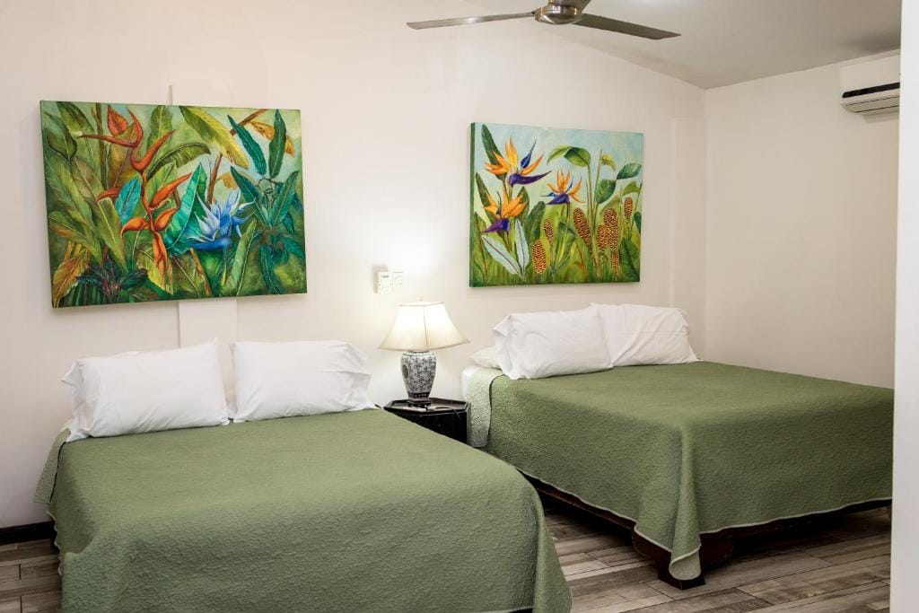 Casa María Aeropuerto B&B — 2