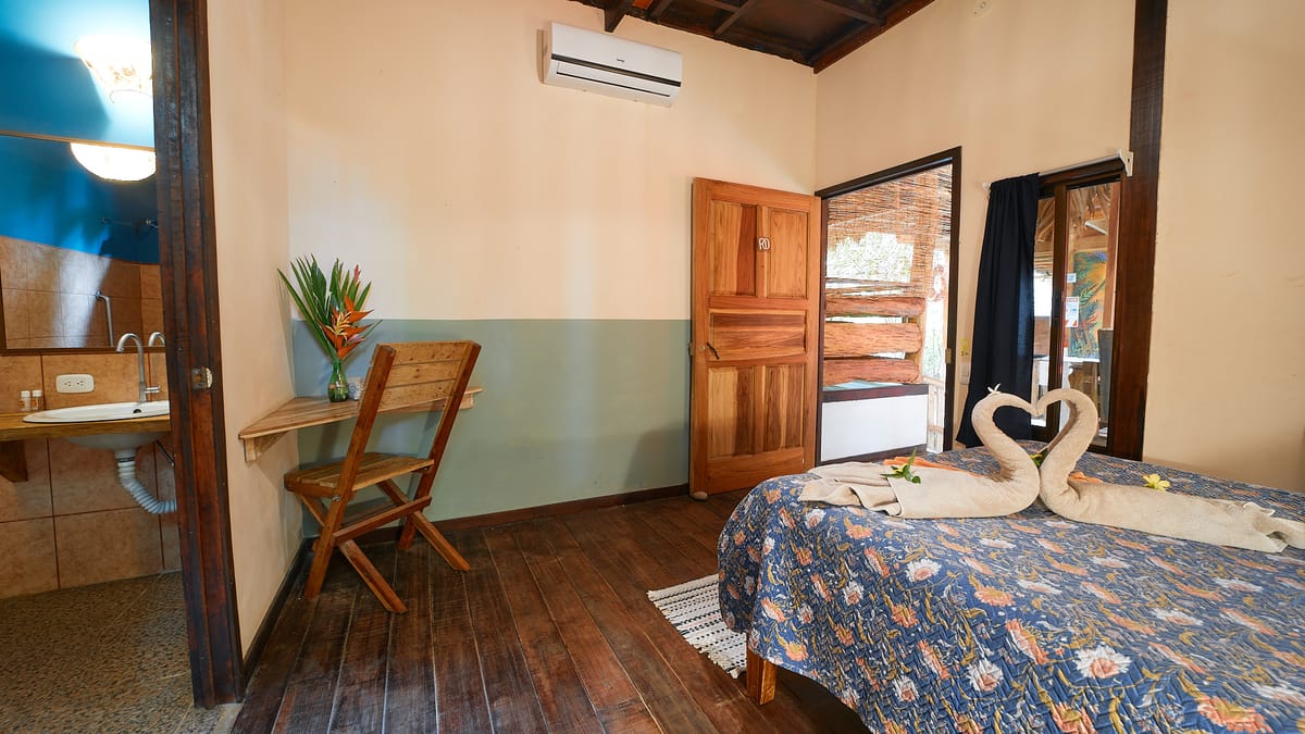 Playa 506 Beachfront Hostel & Ecolodge — 4