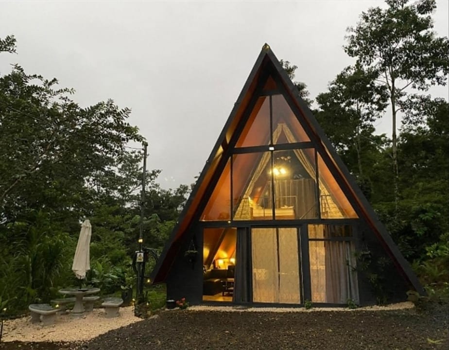 Yarumo Lodge, Río Celeste Black Chalets. — 1