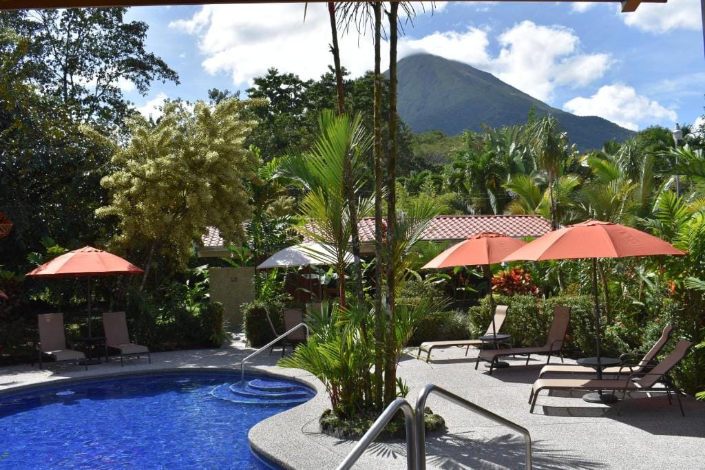 Hotel Roca Negra Del Arenal — 2