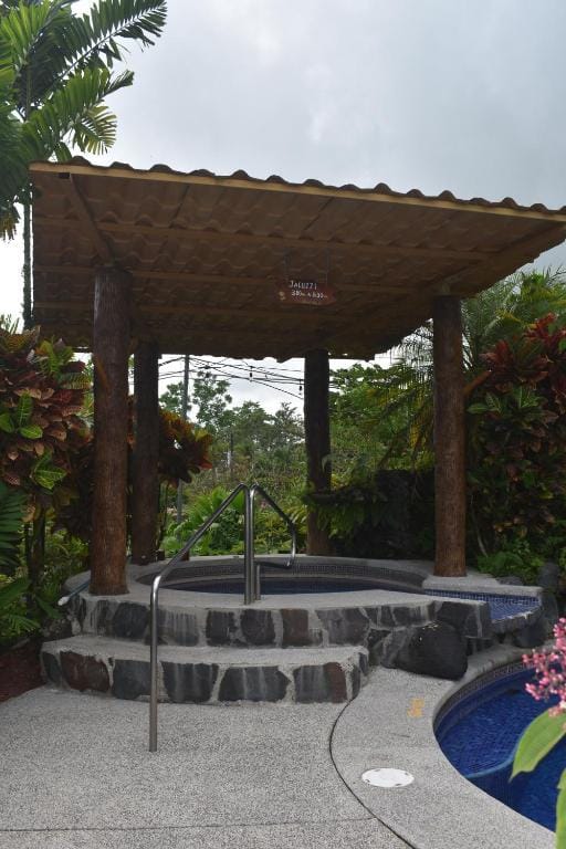 Hotel Roca Negra Del Arenal — 4