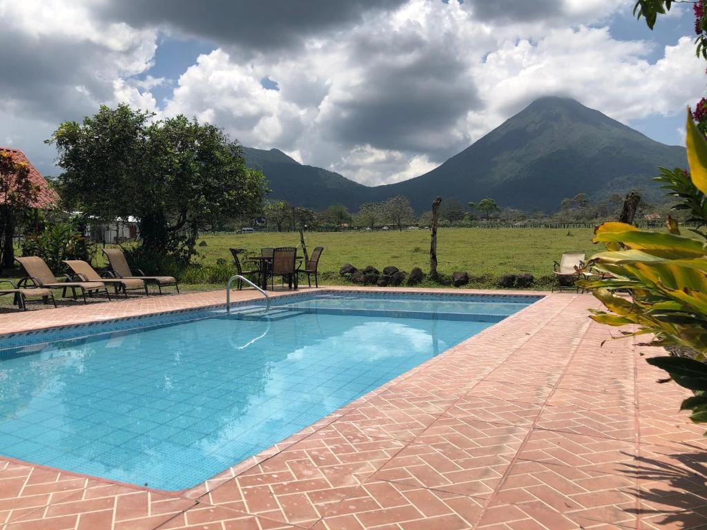 Hotel Villas Vista Arenal — 2