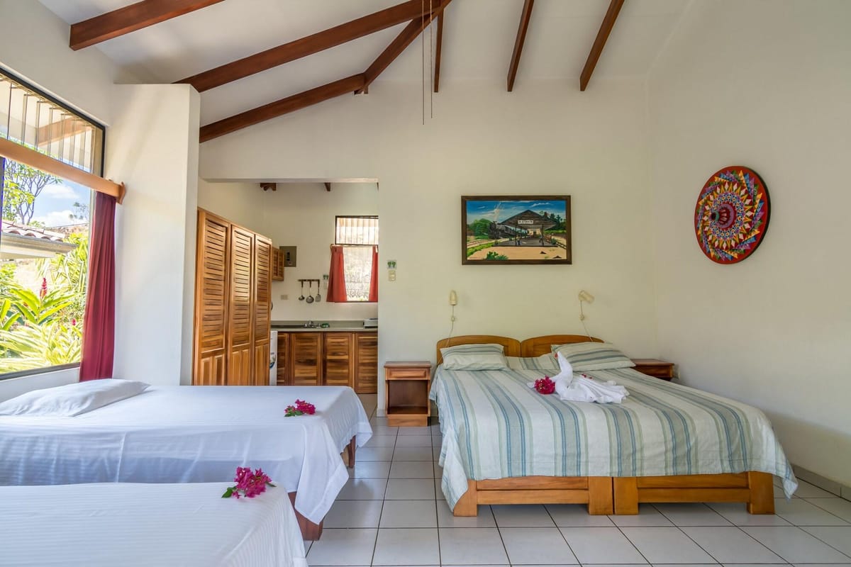 Hotel Colinas Del Sol — 4