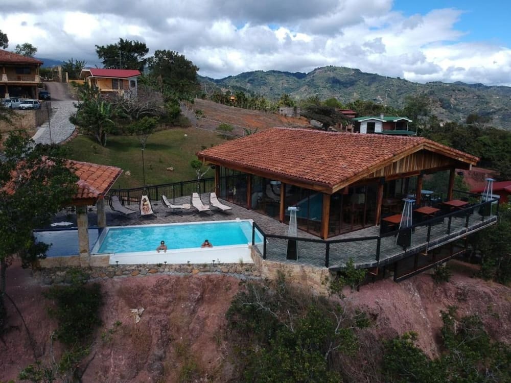 Pico Colorado Restaurant and Hotel — 2