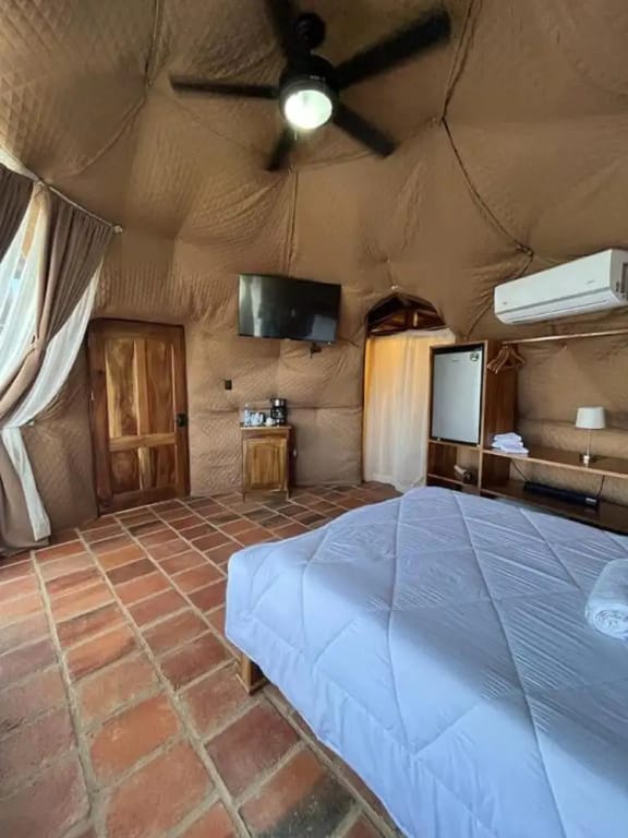 Pico Colorado Restaurant and Hotel — 3