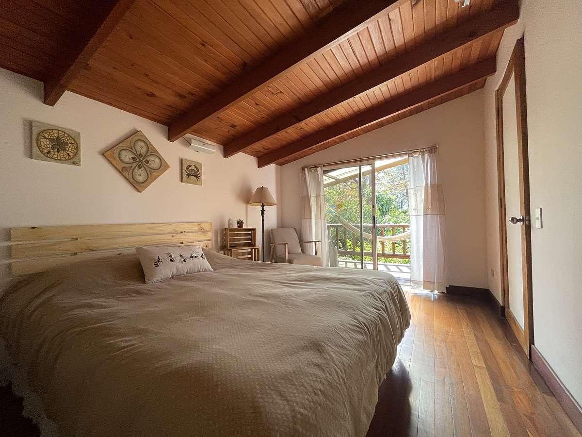 Tierra Mágica Bed and Breakfast & Art Studio