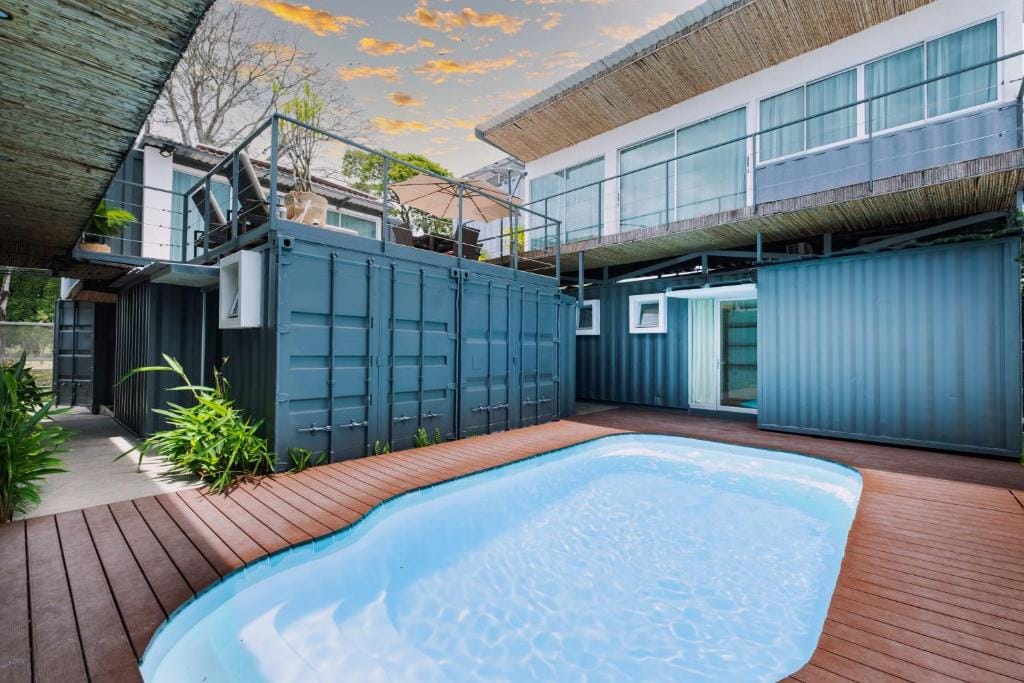 Hotel Bamboo — 1