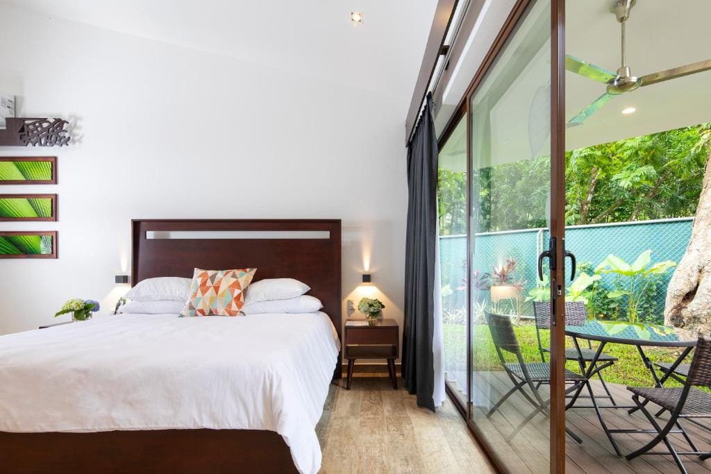 Pumilio Mountain & Ocean Hotel — 1