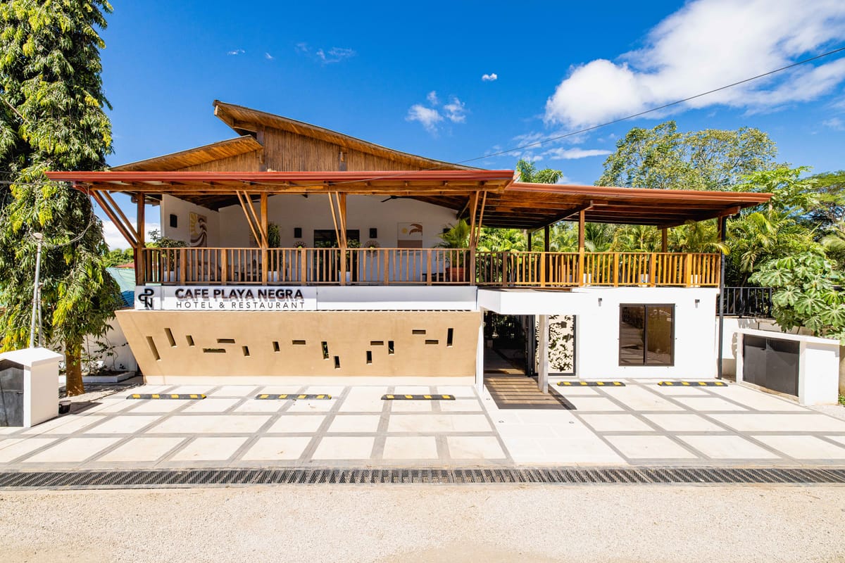 Cafe Playa Negra Hotel — 3
