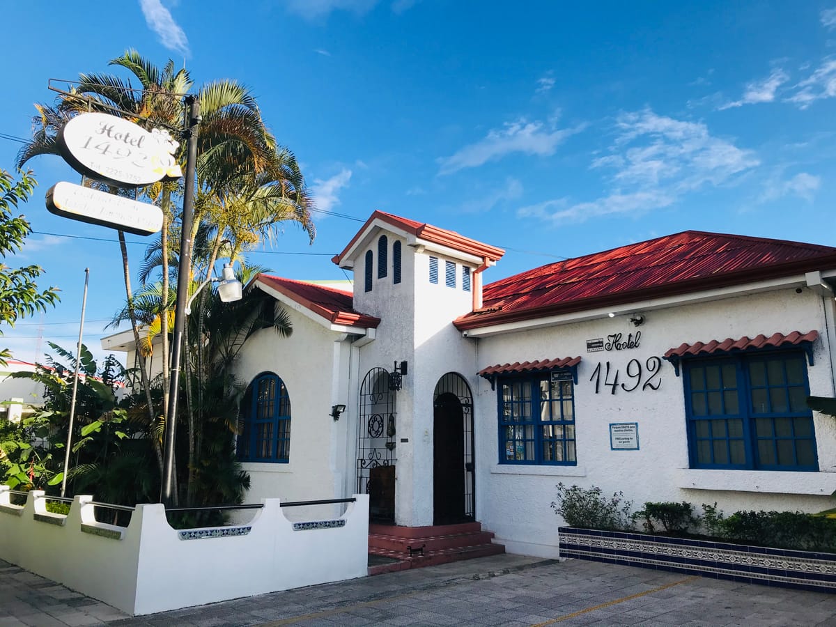 Hotel 1492 — 2