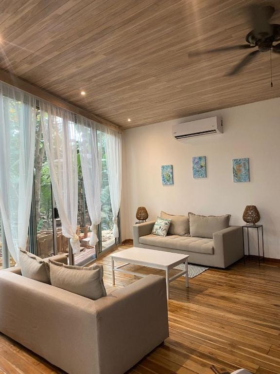 Iluminar Beachfront Suites — 4