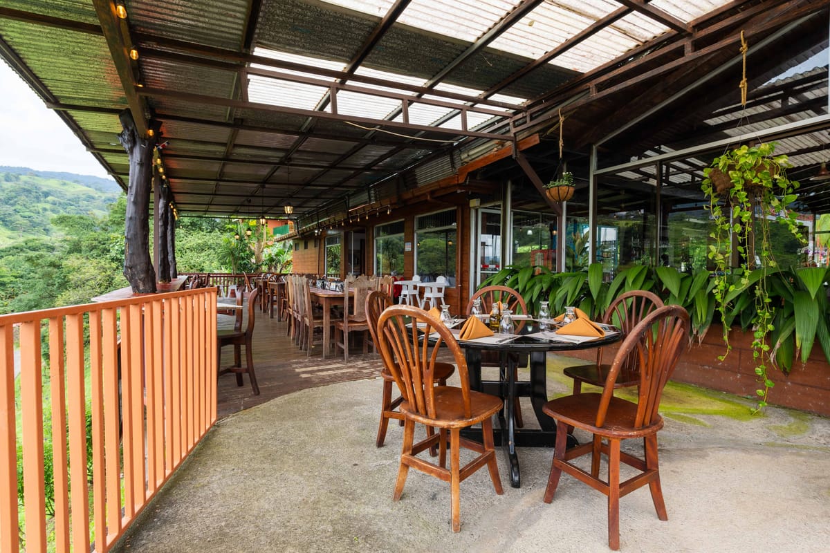 Chateau Arenal Hotel & Restaurant — 4