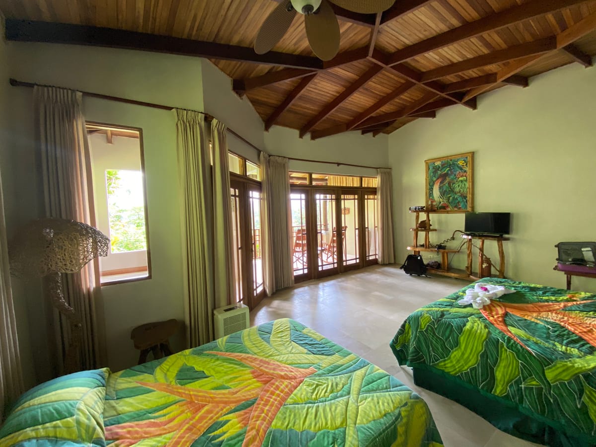 Lost Iguana Resort — 5
