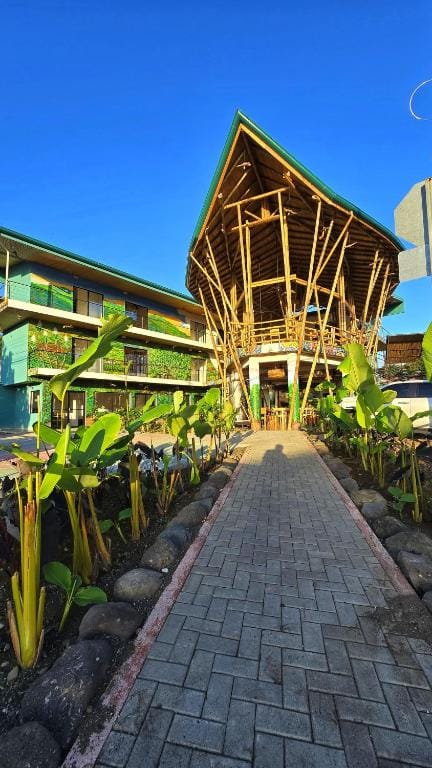 Bonding Coffee Roaster Café & Hotel — 1
