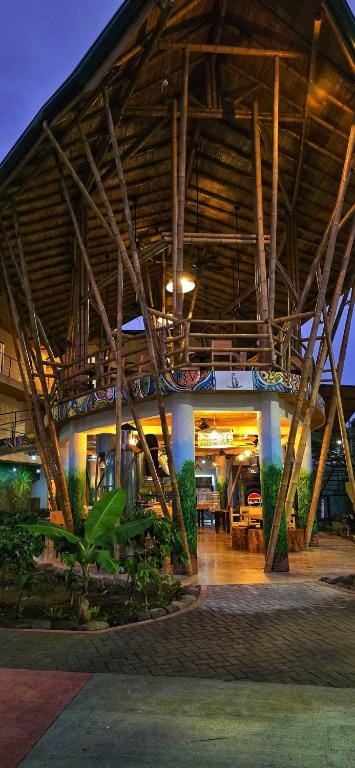Bonding Coffee Roaster Café & Hotel — 4
