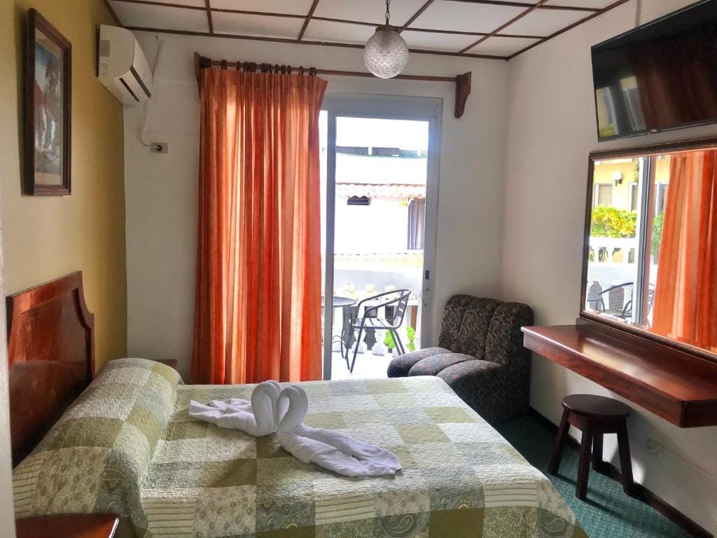 Hotel Malinche — 1