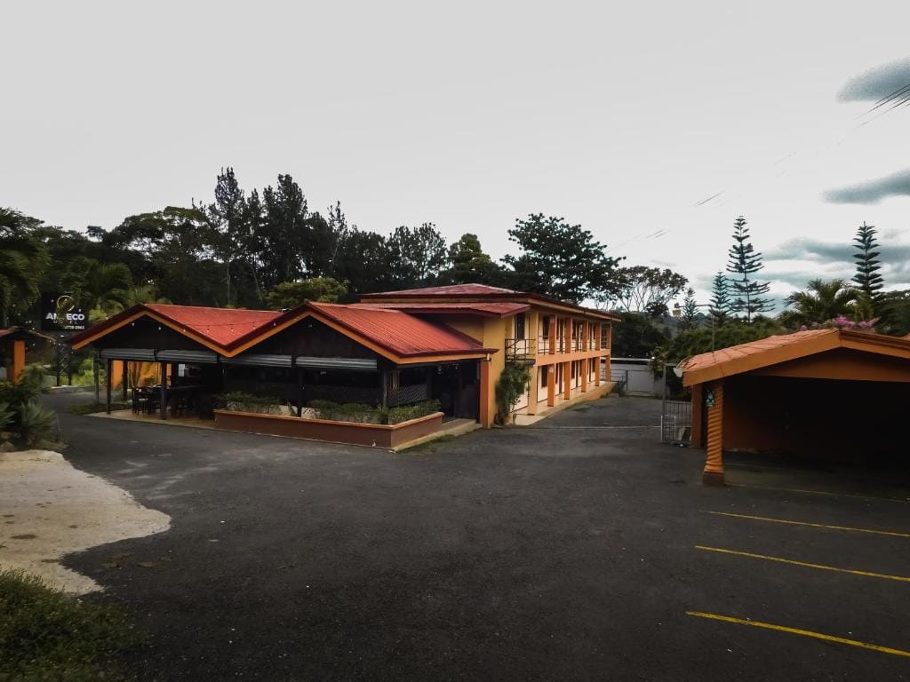 Hotel Amjeco — 1