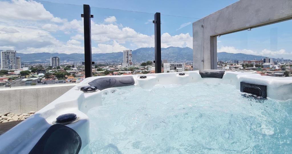 BEE Suites Escalante - San Jose — 2