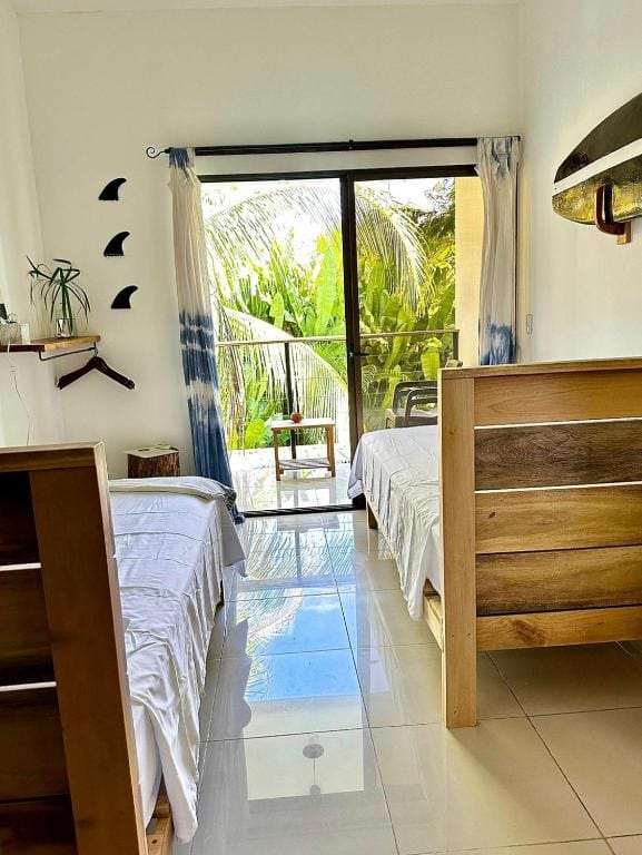 El Chante Surf House — 2