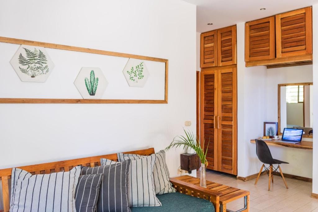 Nautilus Surf & Yoga Villas Santa Teresa — 2