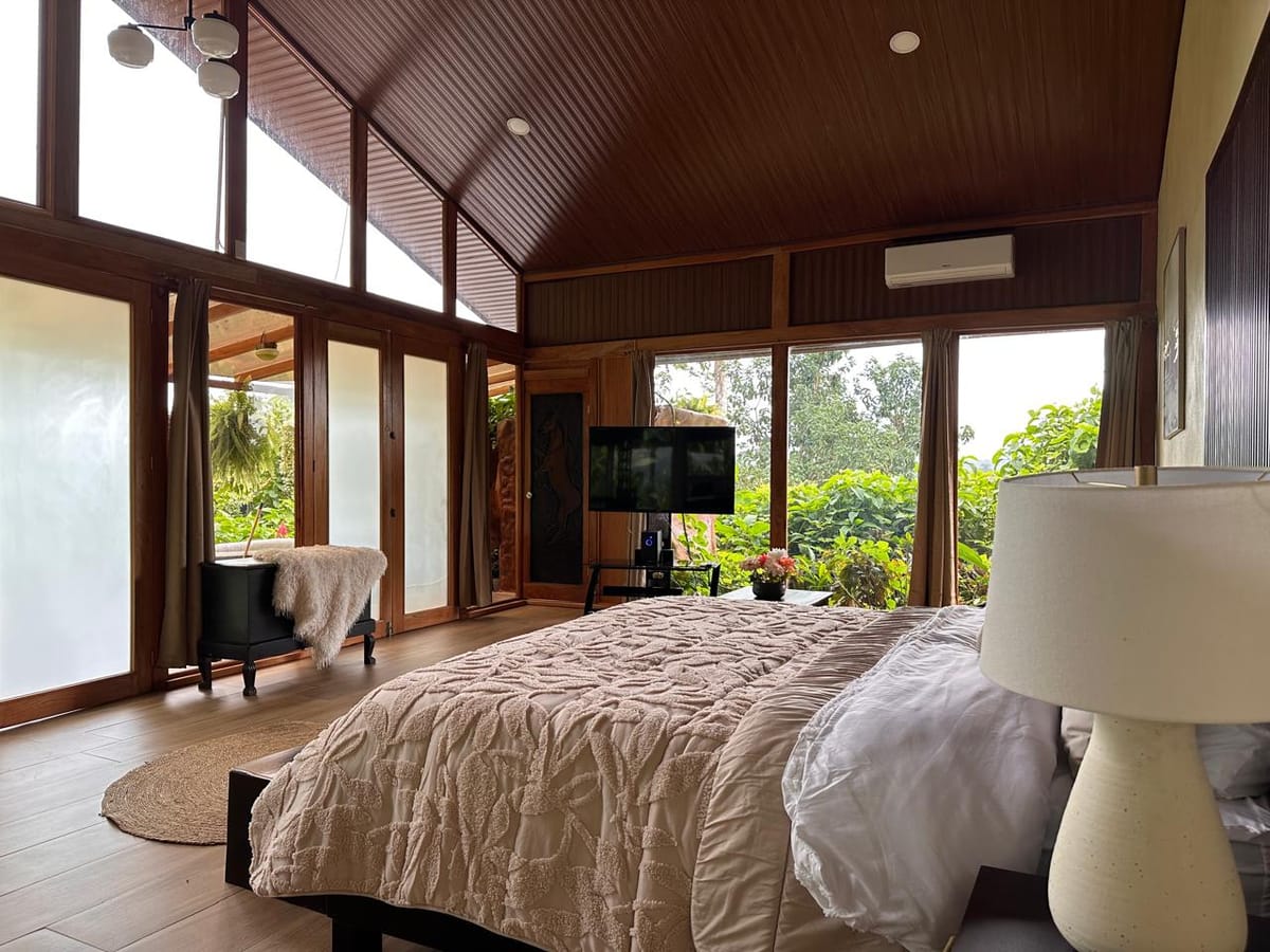 Ara Ambigua Lodge — 2